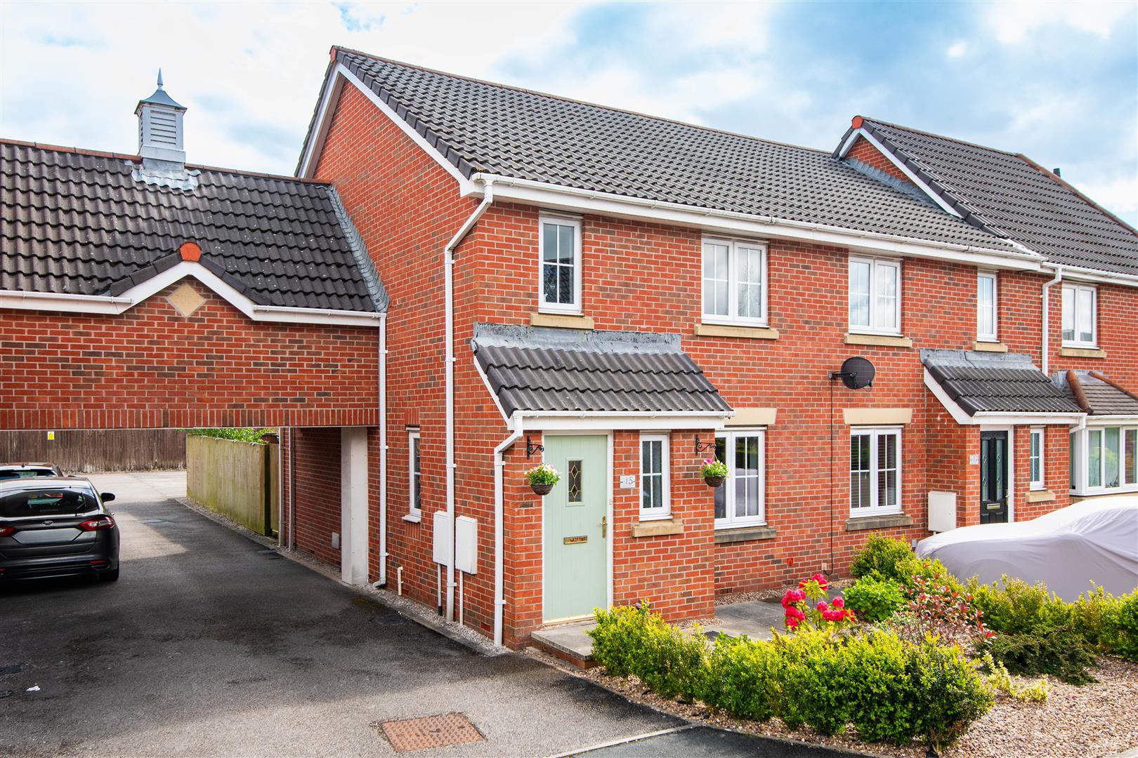 4 bed property in Marine Crescent, Chorley